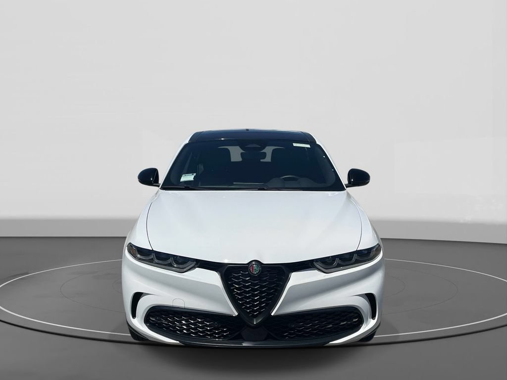 Used 2025 Alfa Romeo Tonale w/ Premium Package AWD/4WD image 2
