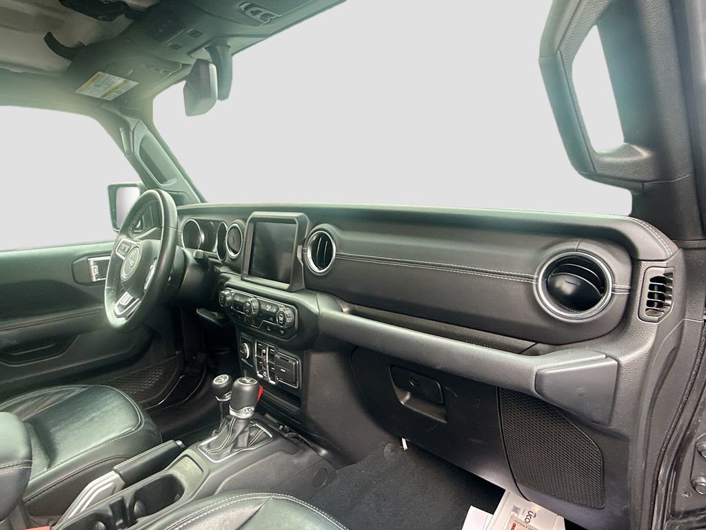 Used 2022 Jeep Wrangler Unlimited Sahara AWD/4WD image 35