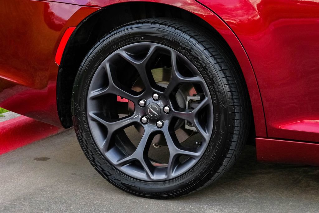 Used 2019 Chrysler 300 Touring w/ Sport Appearance Package image 57