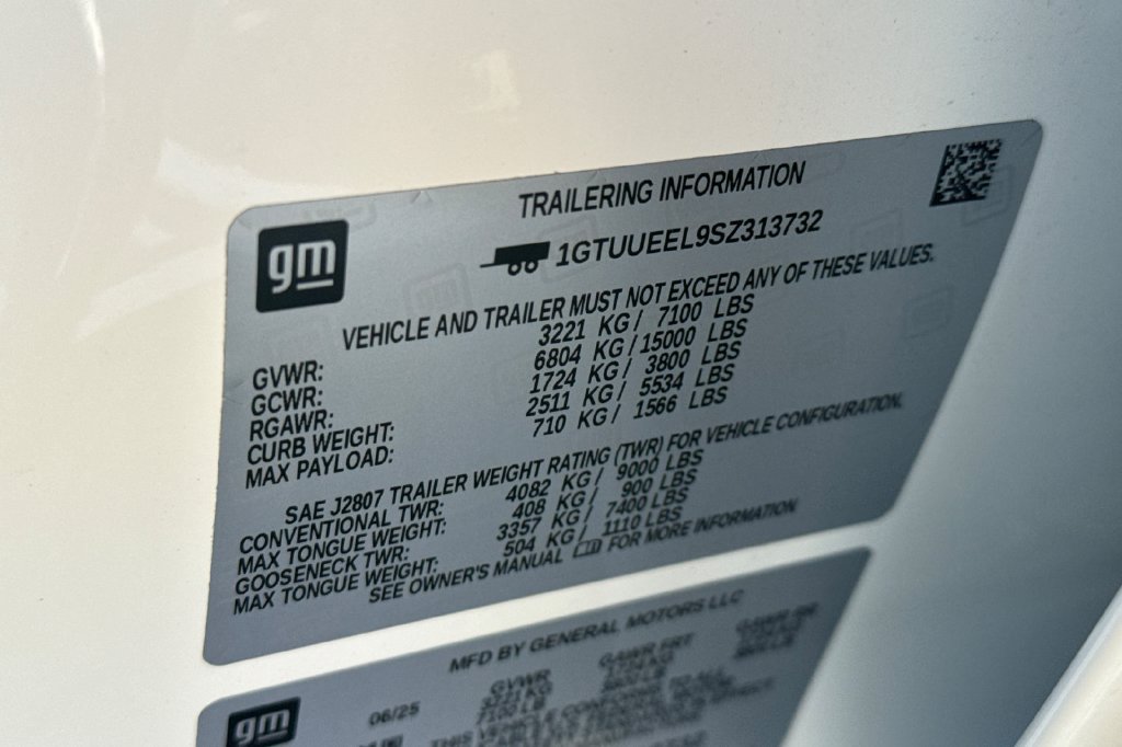 Used 2025 GMC Sierra 1500 AT4 AWD/4WD image 35