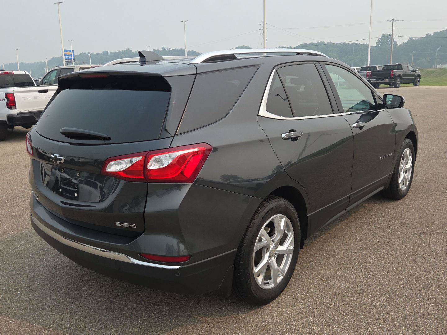 Used 2018 Chevrolet Equinox Premier FWD image 6