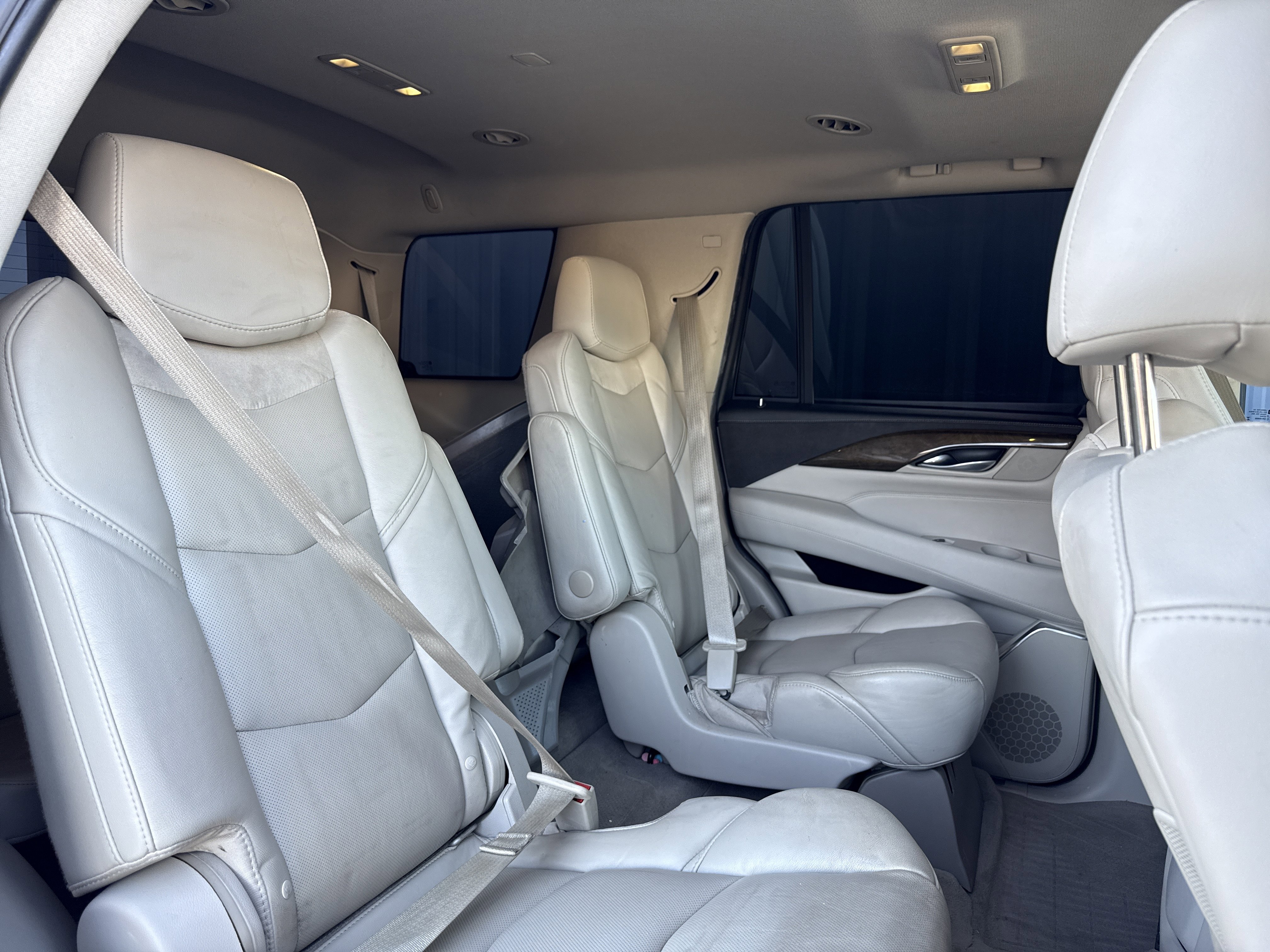 Used 2018 Cadillac Escalade Luxury w/ LPO, Radiant Package image 45