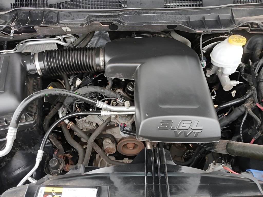 Used 2018 RAM 1500 Express w/ Express Value Package image 28