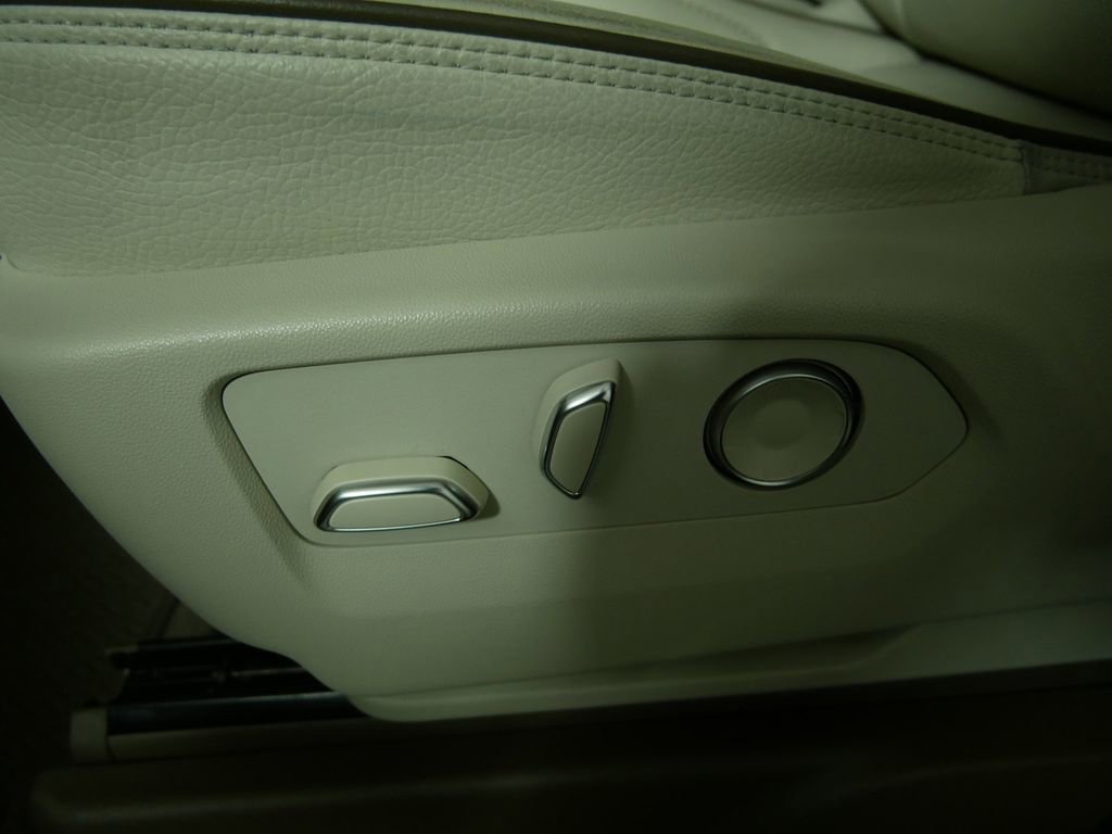 Used 2024 GMC Yukon Denali image 17