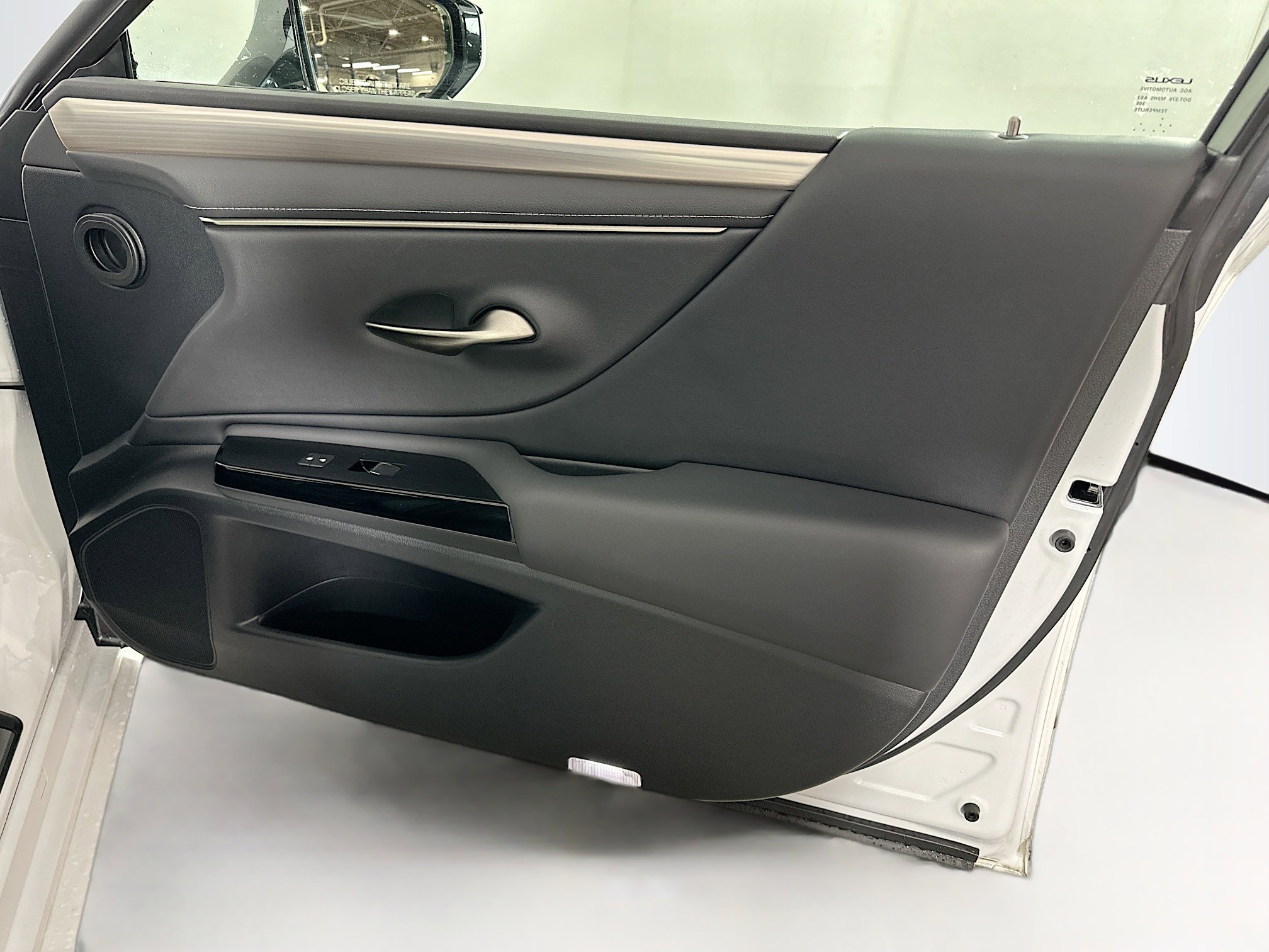 Used 2023 Lexus ES 350 F Sport w/ Accessory Package (Z2) image 33