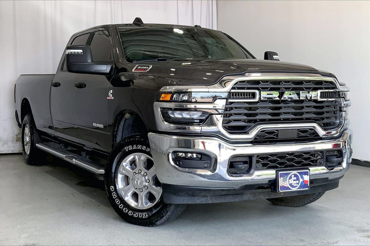 Used 2026 RAM 3500 Big Horn AWD/4WD image 32