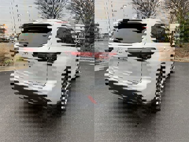 New 2026 Toyota Highlander Limited image 8