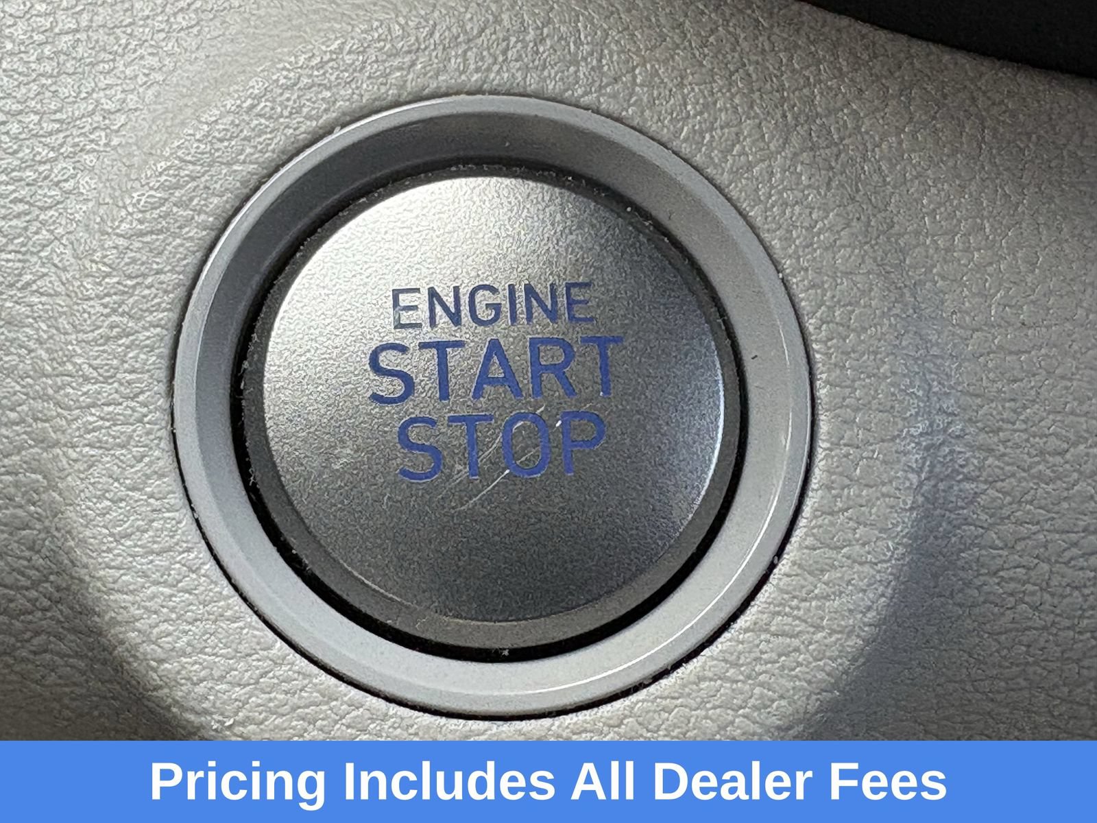 Used 2024 Hyundai Venue SEL FWD image 17