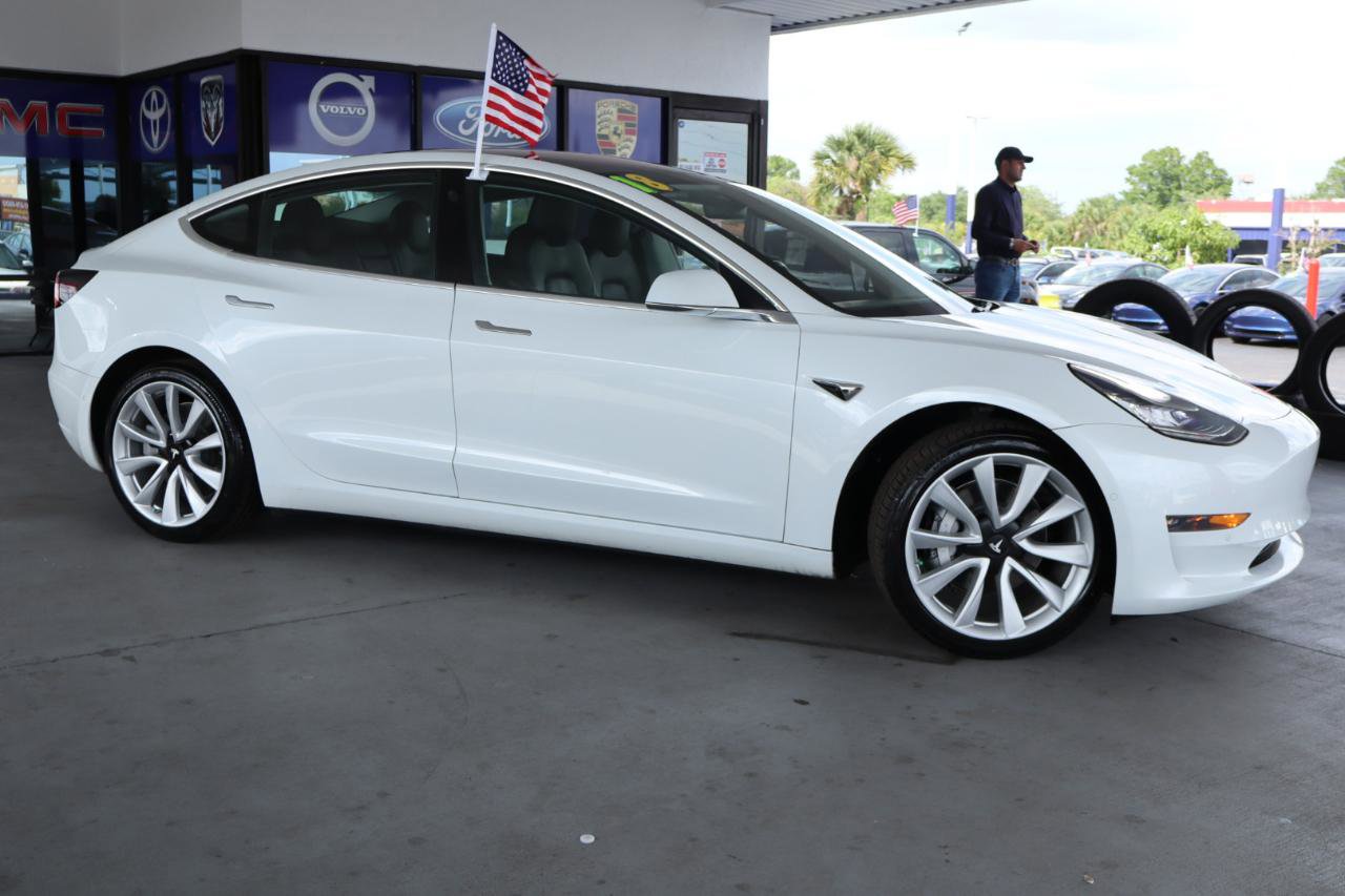 Used 2018 Tesla Model 3 Long Range RWD image 3