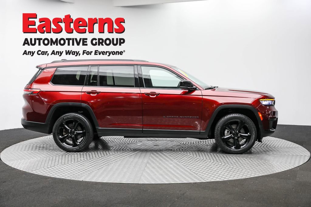 Used 2023 Jeep Grand Cherokee L Laredo image 4