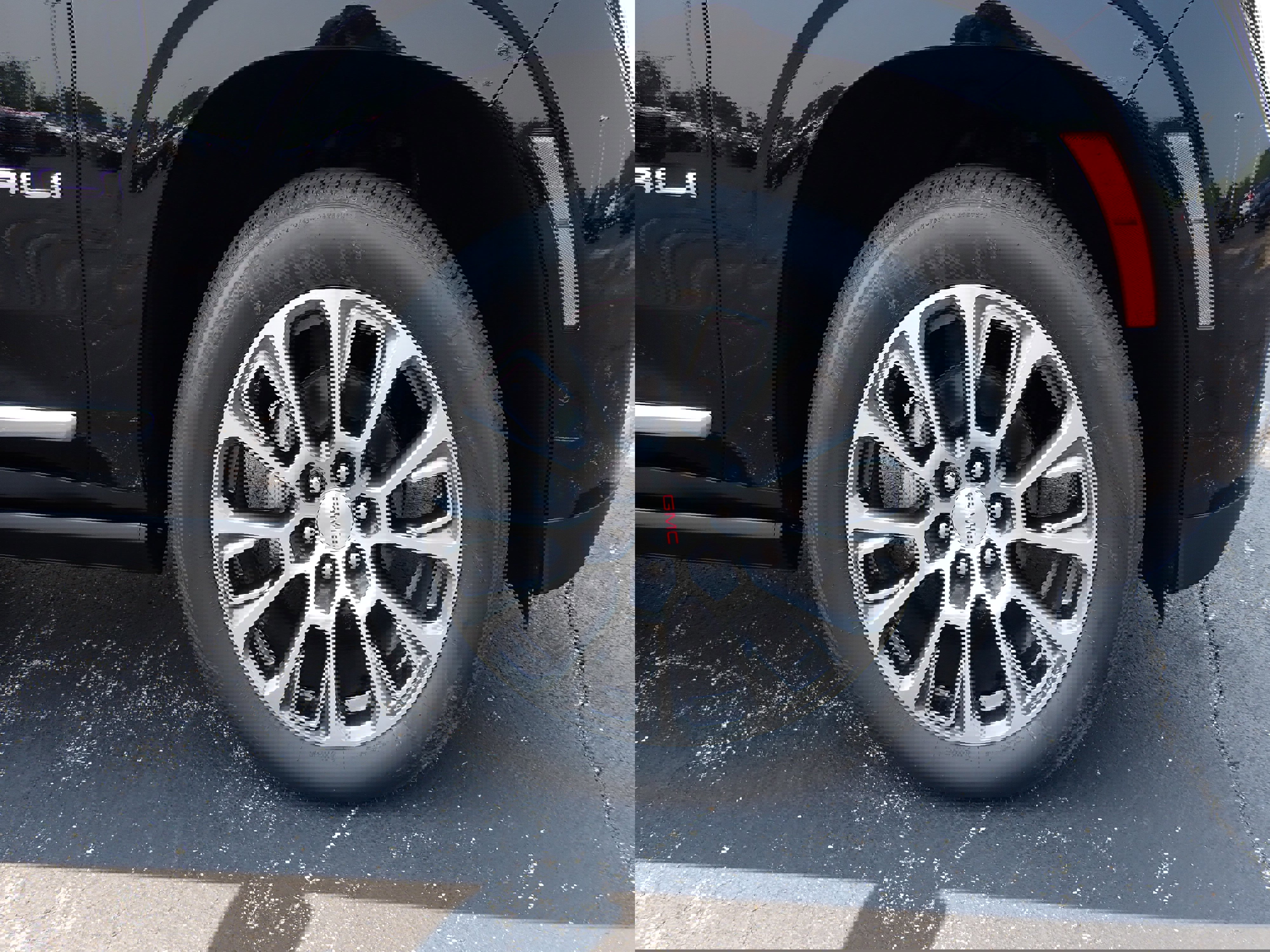 New 2026 GMC Yukon Denali w/ Sun & Power Step Package image 12