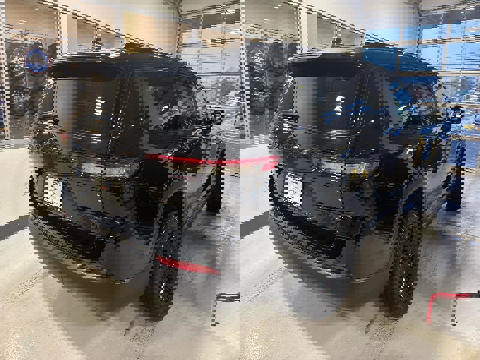 Used 2023 Jeep Grand Cherokee L Laredo image 8