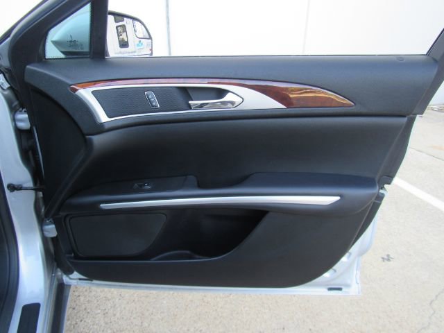 Used 2016 Lincoln MKZ Hybrid image 18