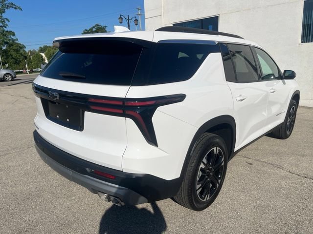 New 2027 Chevrolet Traverse LT w/ Sun and Wheel Package FWD image 5