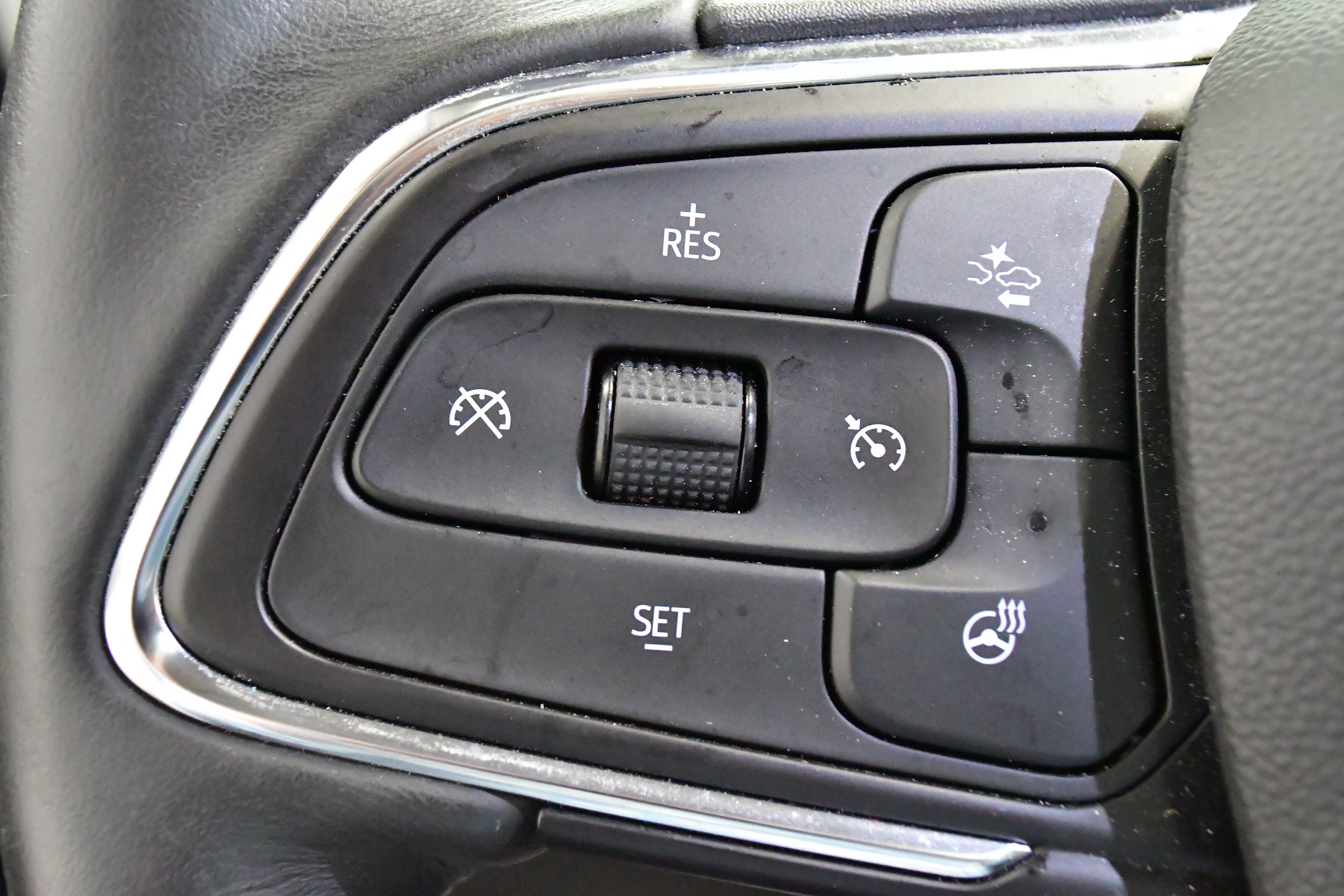 Used 2023 Buick Envision Essence w/ Sport Touring Package image 55