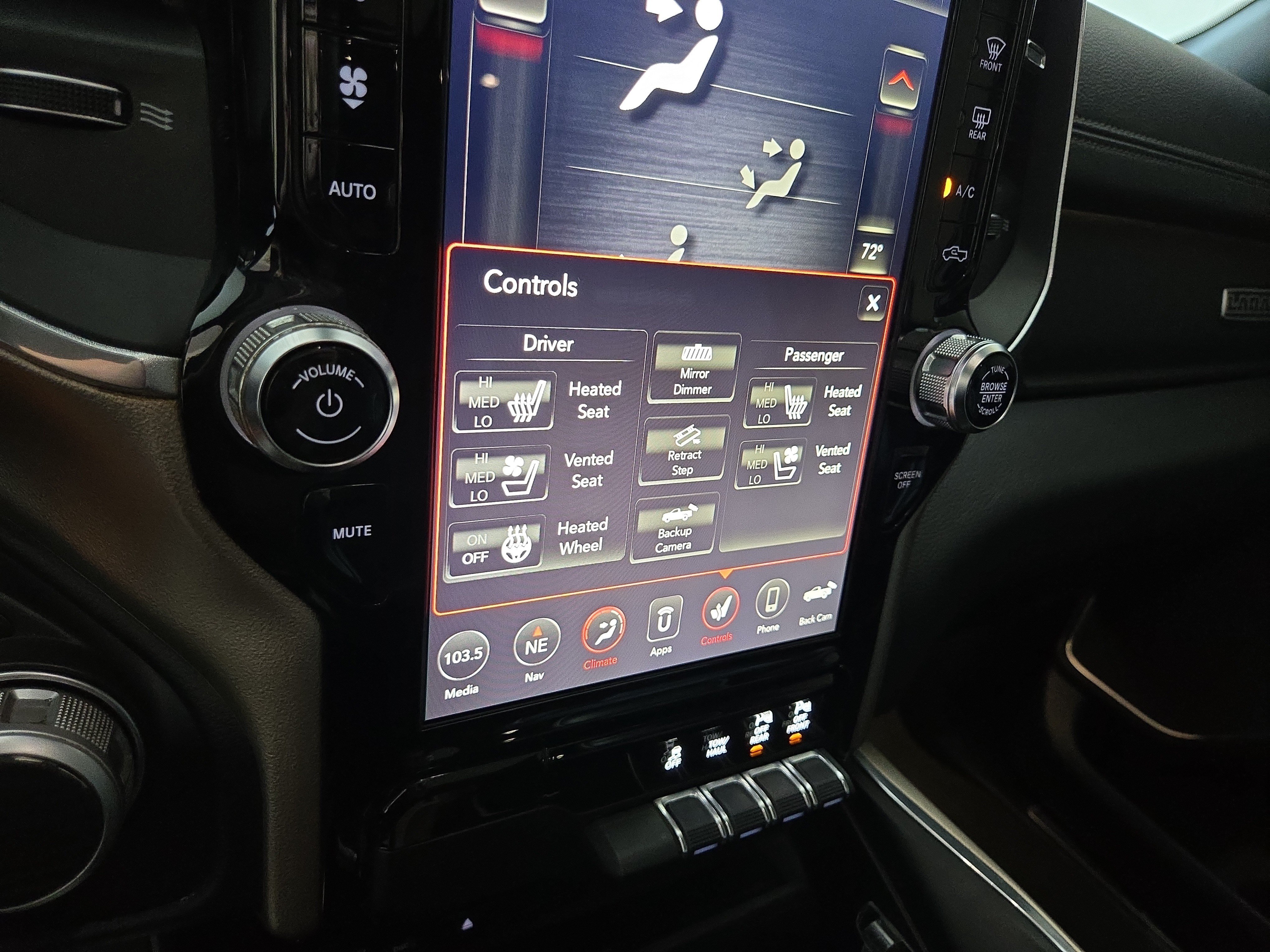 Used 2019 RAM 1500 Laramie AWD/4WD image 27