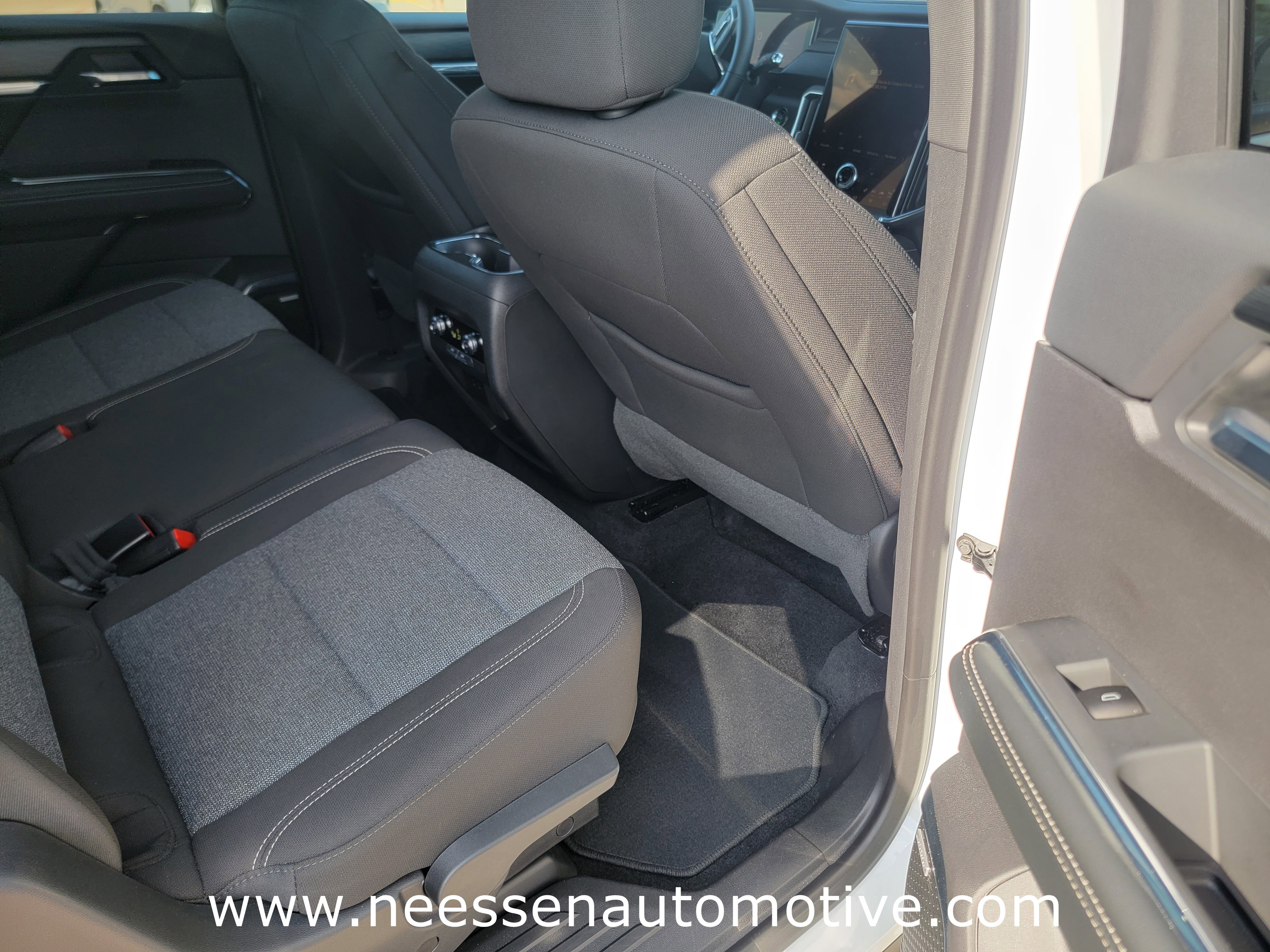 Used 2025 GMC Acadia Elevation image 11