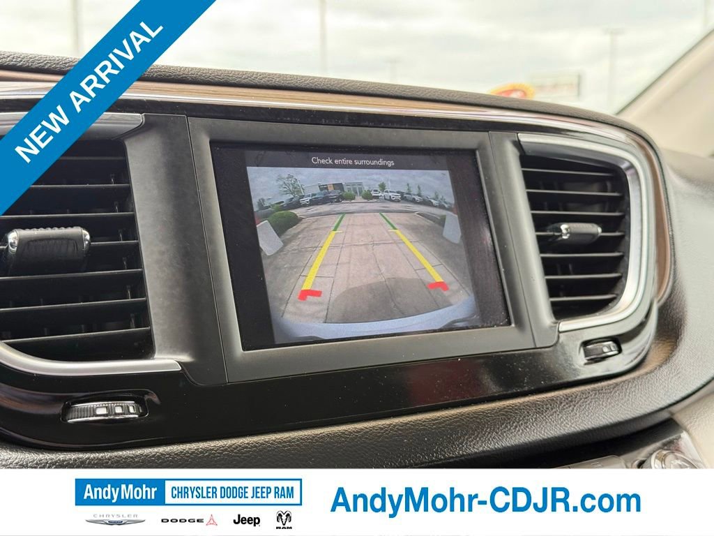 Used 2018 Chrysler Pacifica Touring Plus FWD image 21