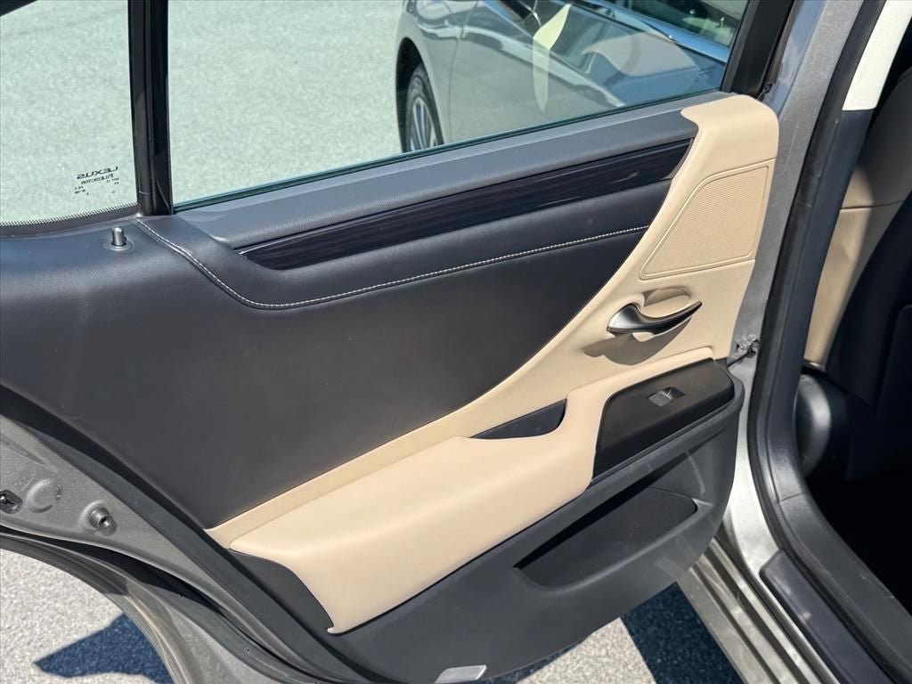 Used 2021 Lexus ES 300h w/ Premium Package FWD image 13