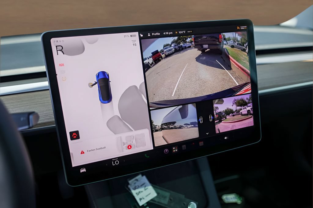 Used 2023 Tesla Model 3 Standard Range RWD image 15