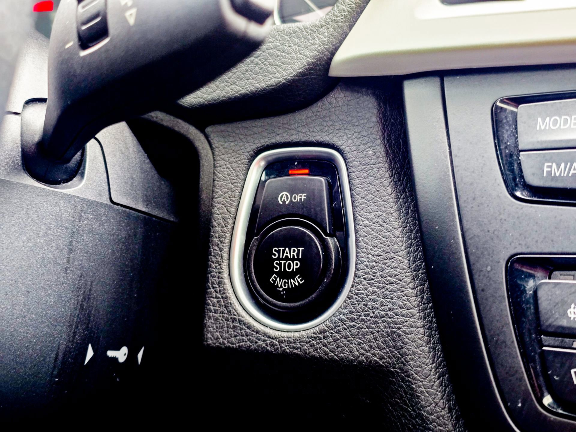 Used 2014 BMW 320i xDrive Sedan image 6