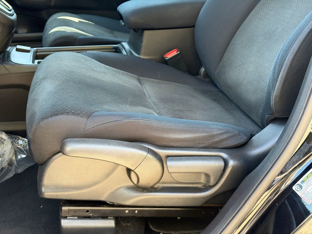 Used 2015 Honda CR-V LX image 13