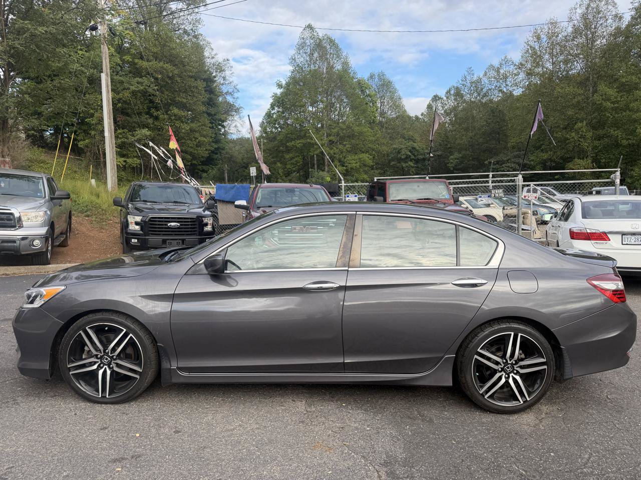 Used 2017 Honda Accord Sport Special Edition image 4