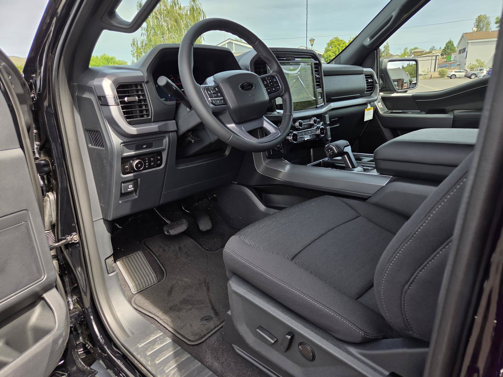 New 2026 Ford F150 XLT w/ Equipment Group 302A MID AWD/4WD image 15