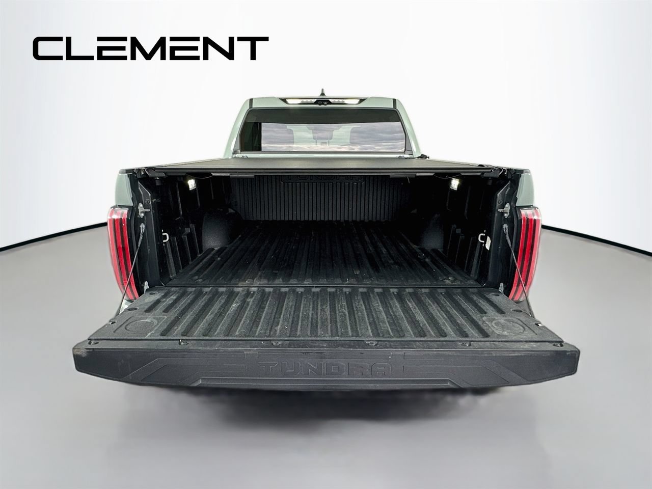 Used 2024 Toyota Tundra Limited AWD/4WD image 11