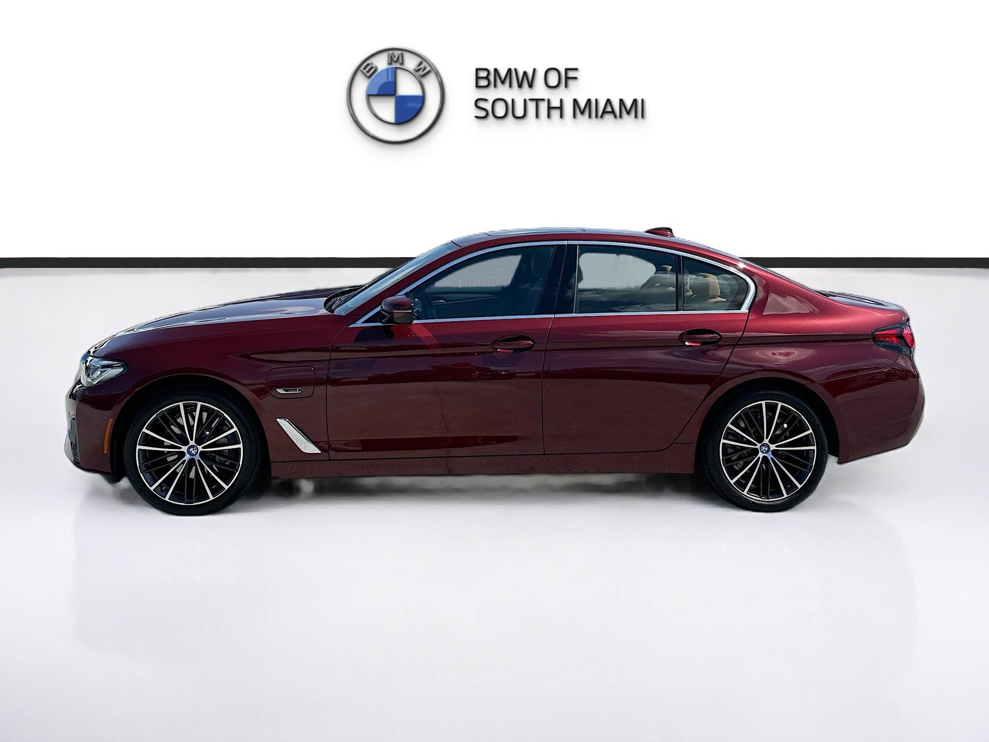 Certified 2023 BMW 530e w/ Premium Package RWD image 4