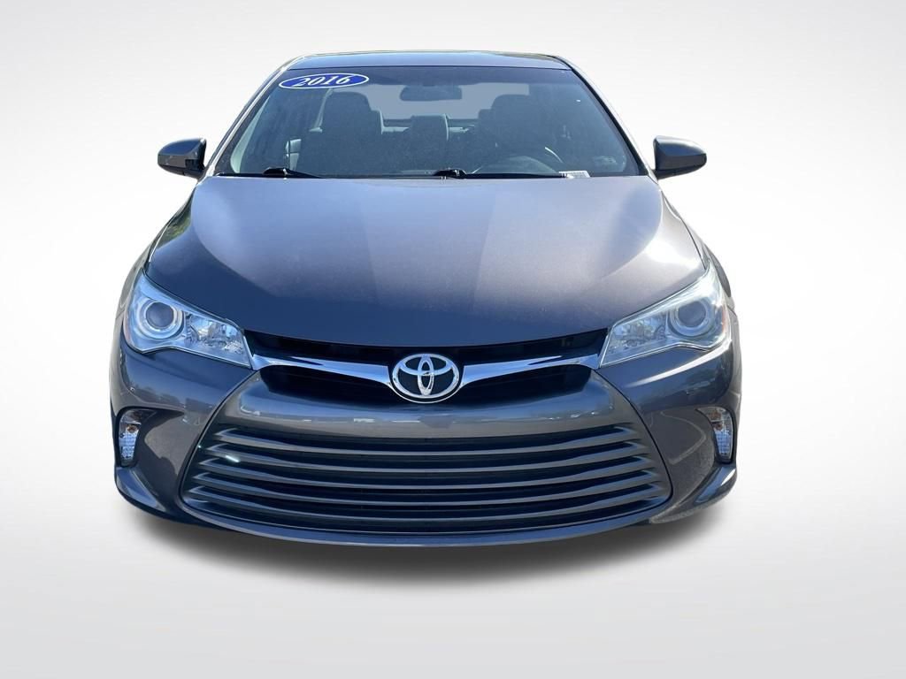Used 2016 Toyota Camry LE image 9