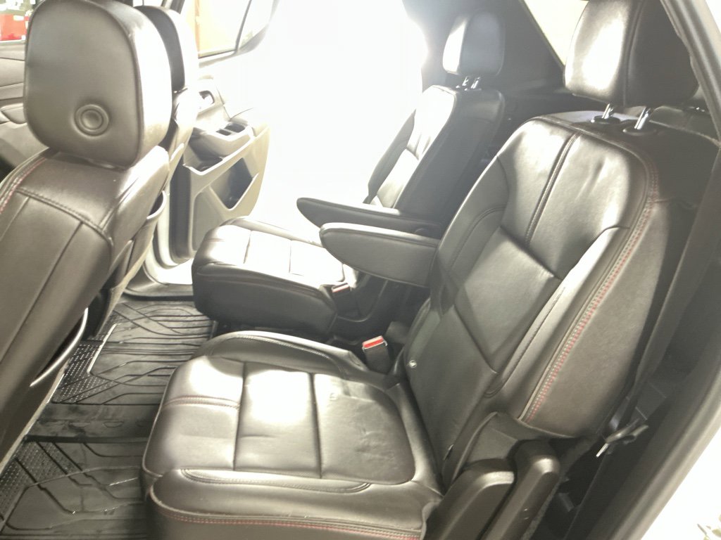 Used 2023 Chevrolet Traverse RS image 13
