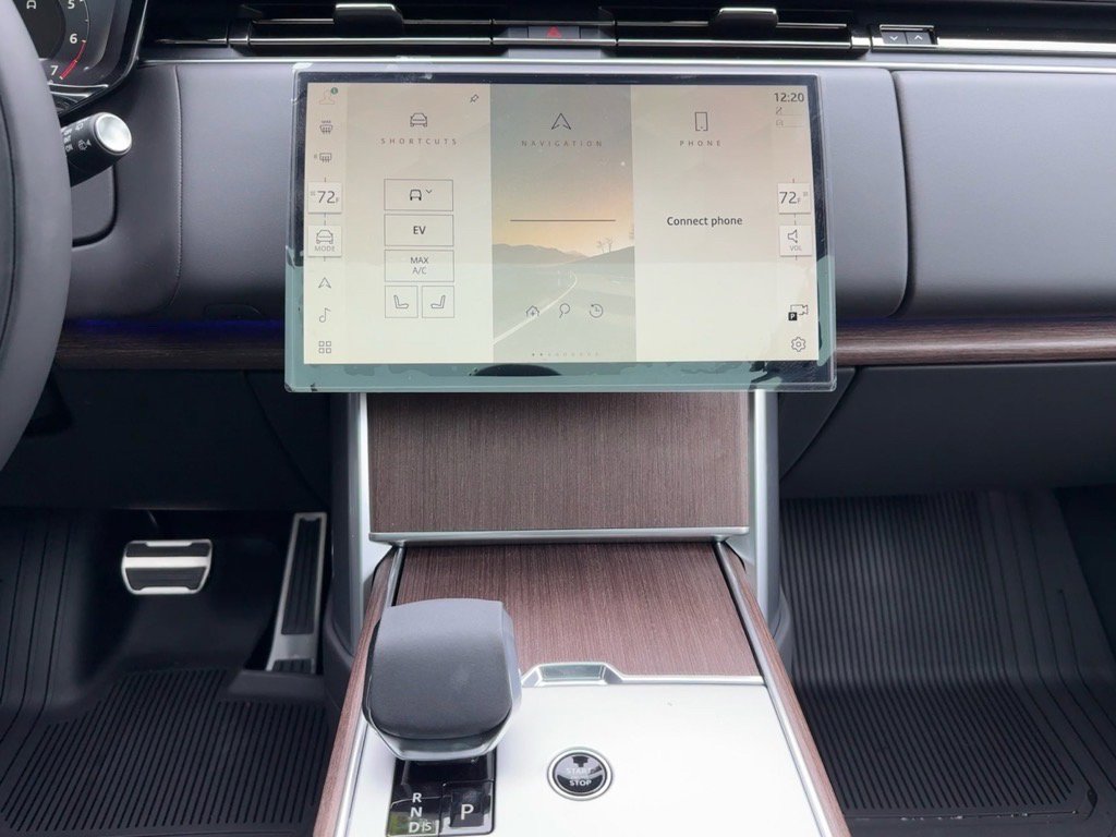 New 2025 Land Rover Range Rover SE image 17