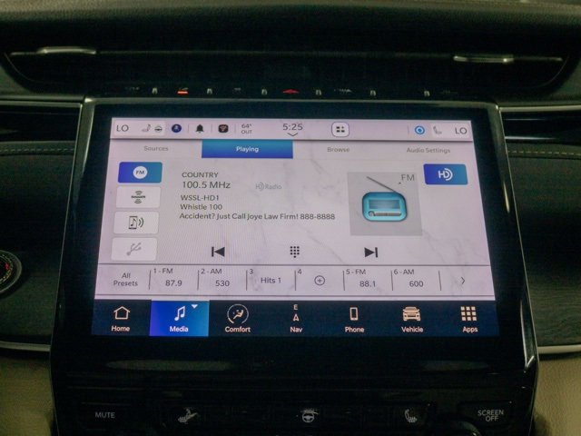 Certified 2023 Jeep Grand Cherokee L Limited w/ Black Appearance Package image 15