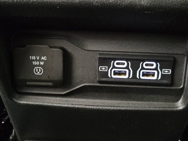 Used 2023 Jeep Grand Cherokee L Limited w/ Black Appearance Package AWD/4WD image 18