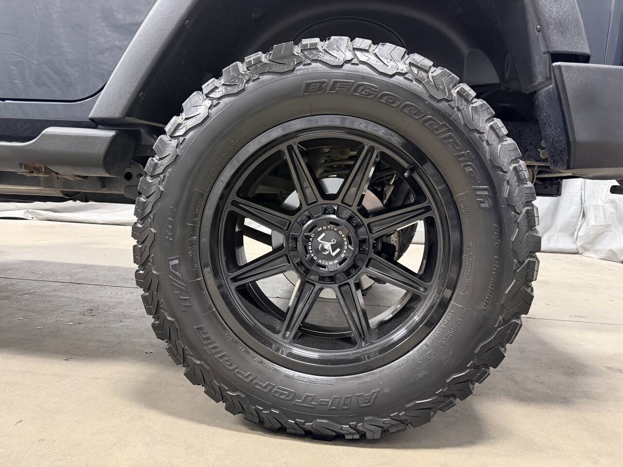 Used 2018 Jeep Wrangler Unlimited Sport w/ Connectivity Group image 6