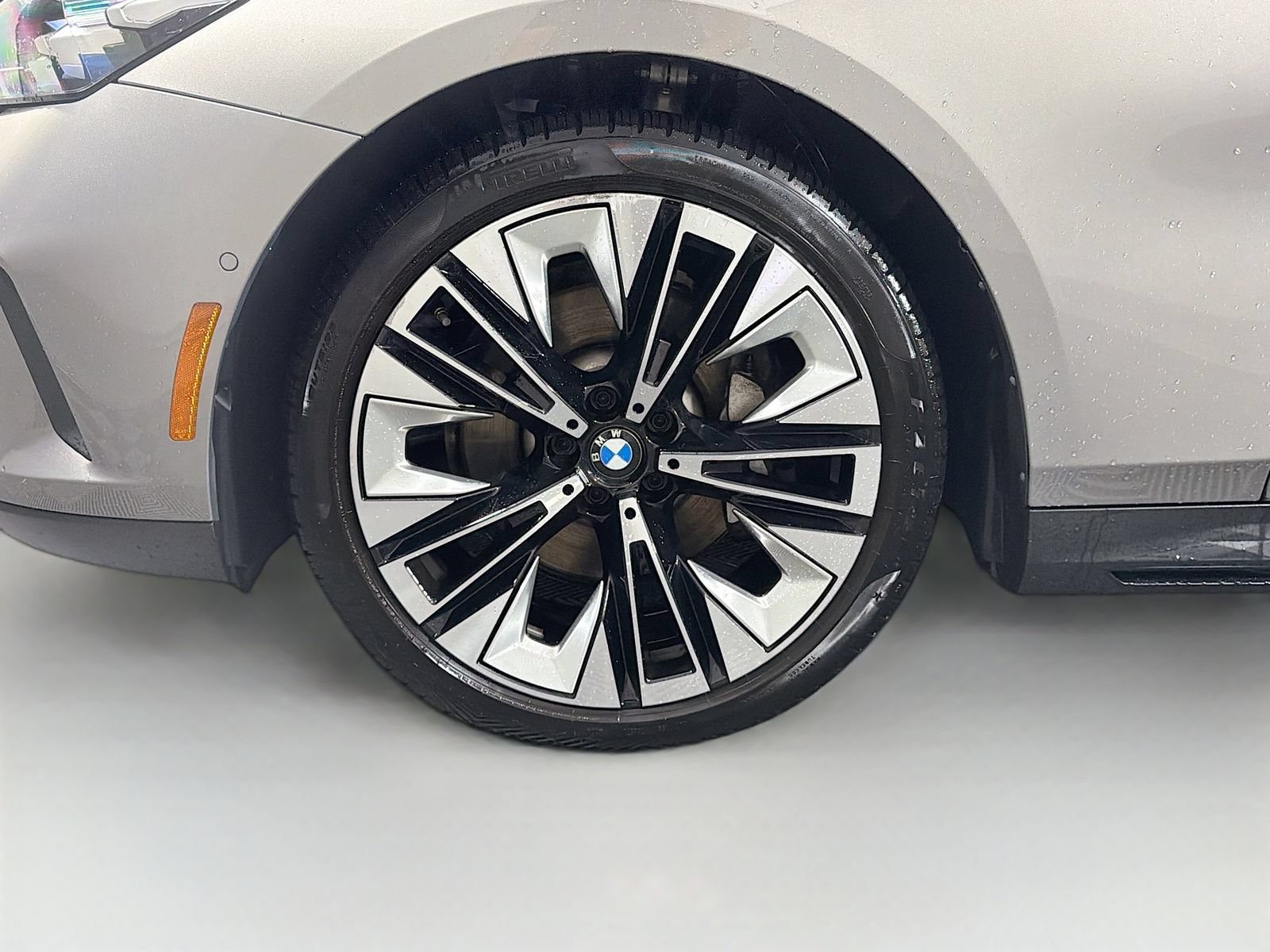 Used 2024 BMW 530i xDrive w/ Premium Package AWD/4WD image 33