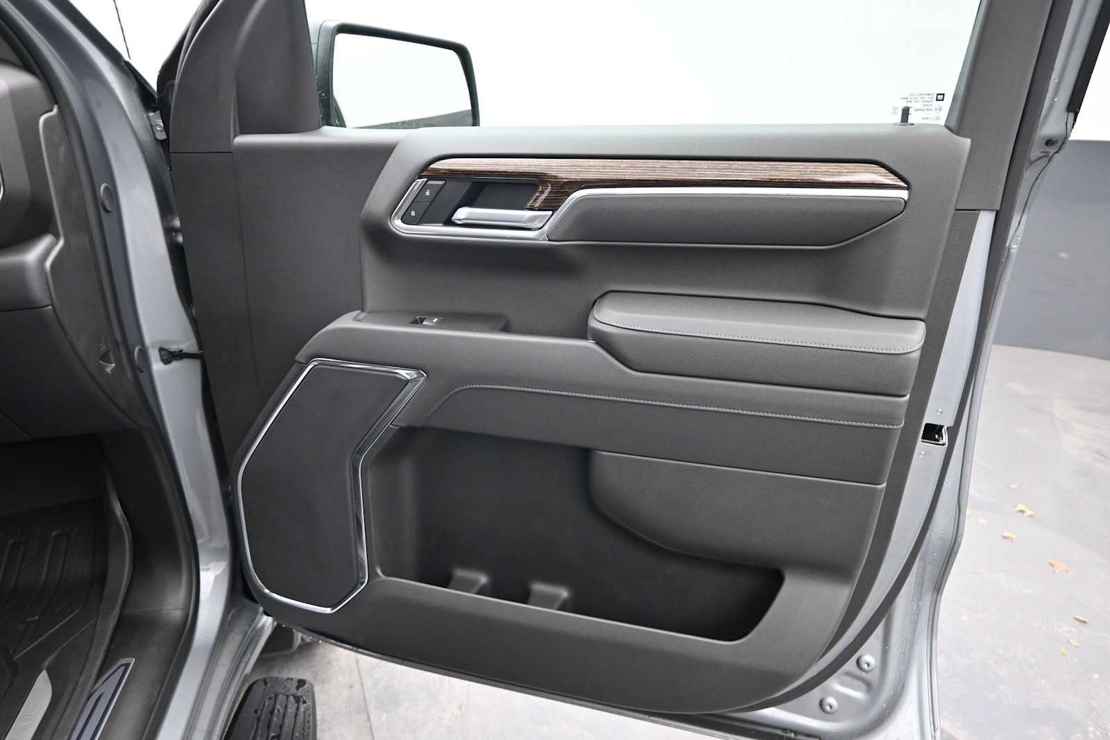 New 2026 GMC Sierra 1500 Elevation w/ LPO, Elevation Black Package AWD/4WD image 21