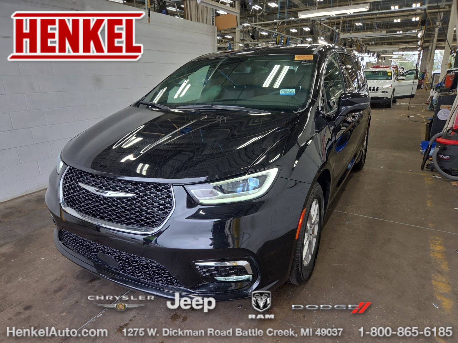 Used 2026 Chrysler Pacifica Select