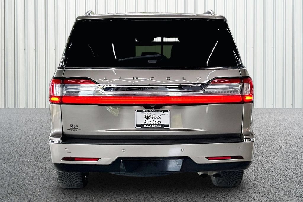 Used 2019 Lincoln Navigator Reserve AWD/4WD image 5