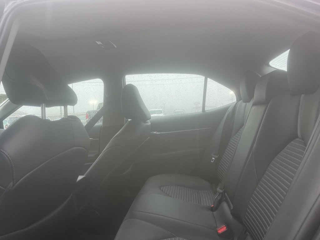 Used 2023 Toyota Camry SE image 10
