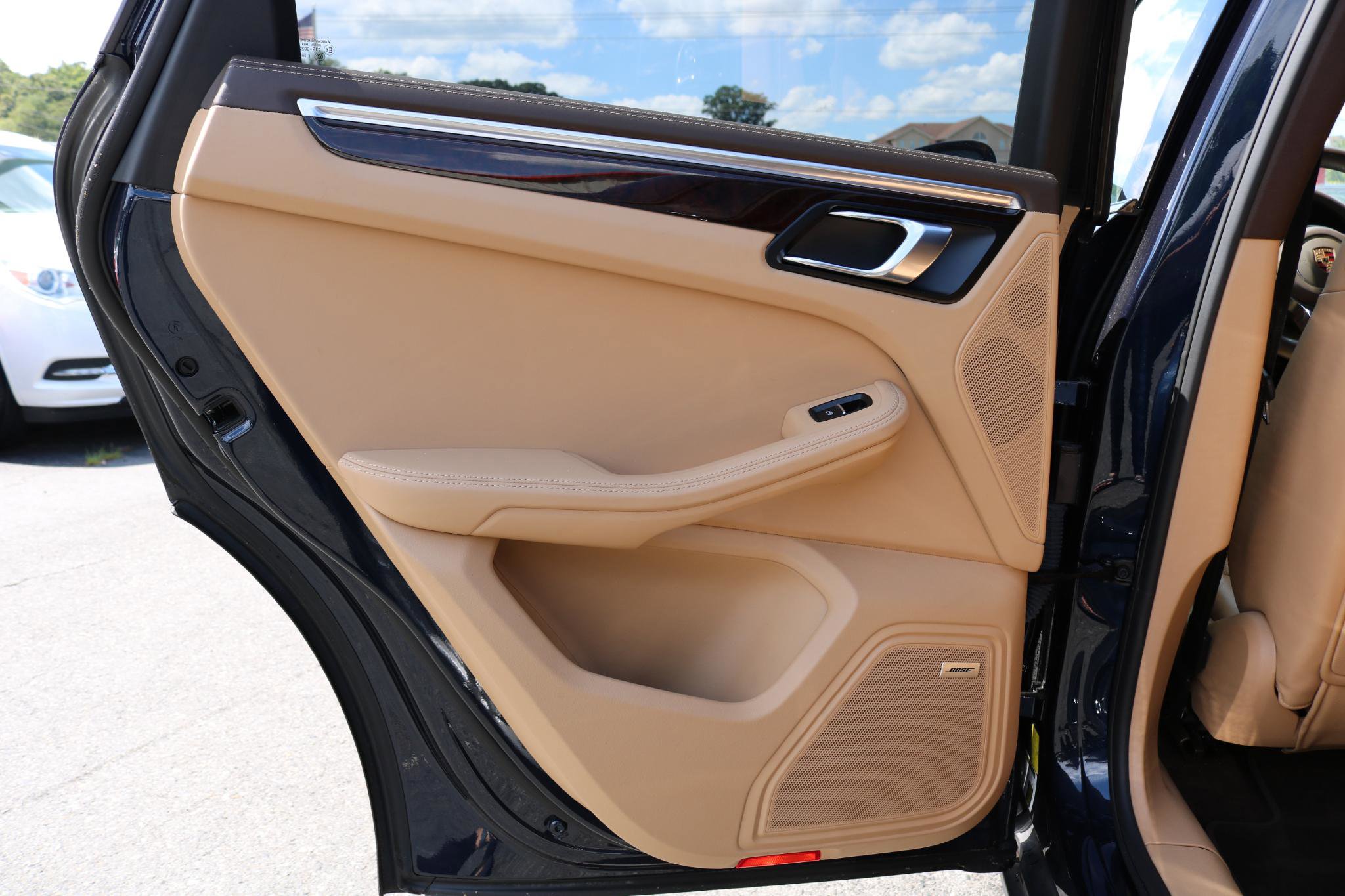 Used 2017 Porsche Macan S image 21