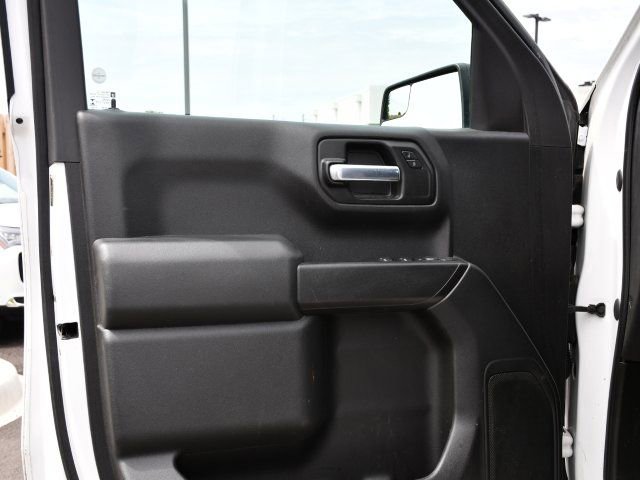 Used 2020 Chevrolet Silverado 1500 Custom w/ Custom Value Package AWD/4WD image 17
