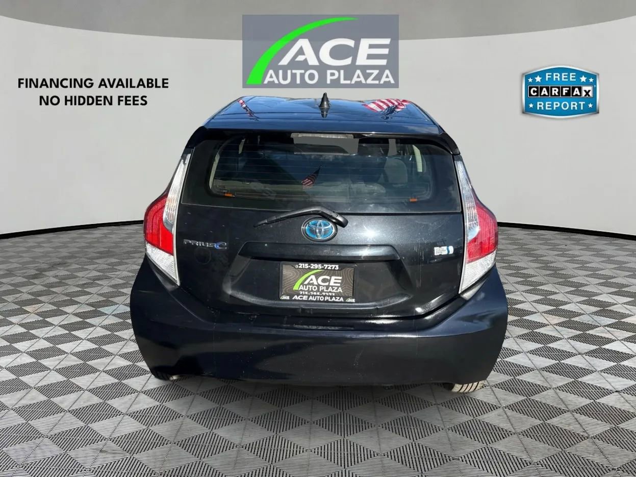 Used 2016 Toyota Prius C Two image 6