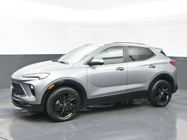 Used 2024 Buick Encore GX Sport Touring image 2