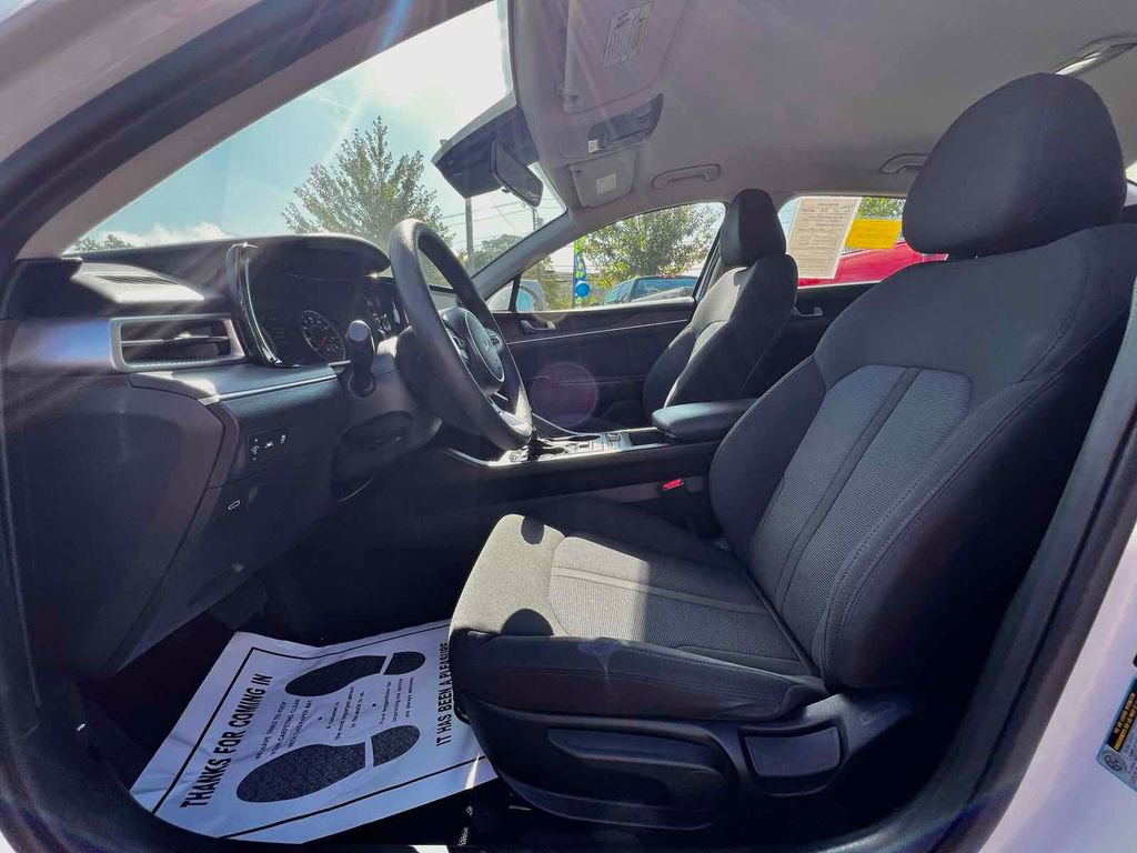 Used 2023 Kia K5 LXS image 12