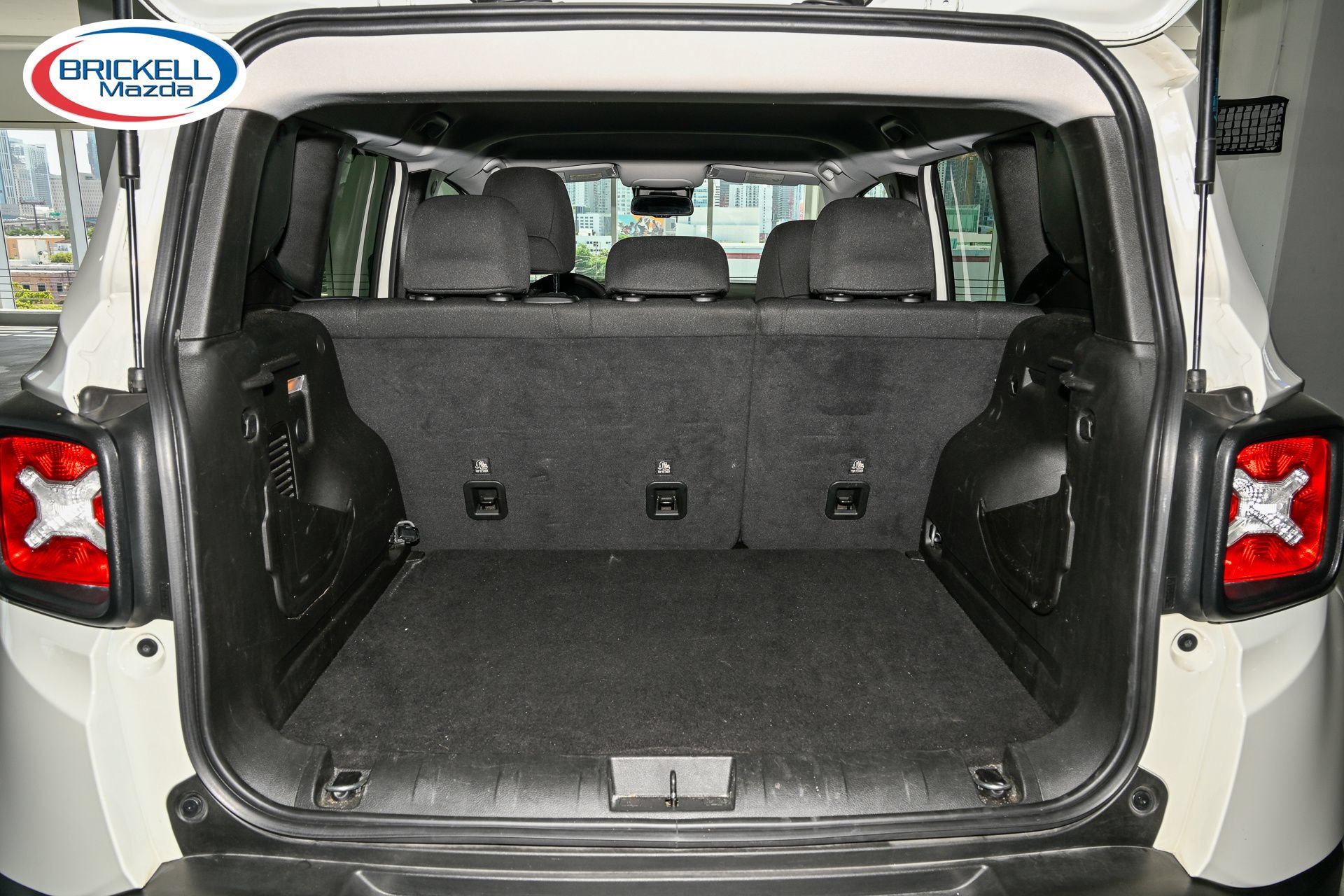 Used 2023 Jeep Renegade Trailhawk AWD/4WD image 9