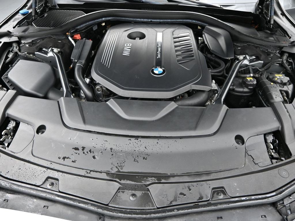 Used 2018 BMW 740i RWD image 17
