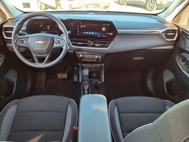 Used 2025 Chevrolet TrailBlazer LT AWD/4WD image 13