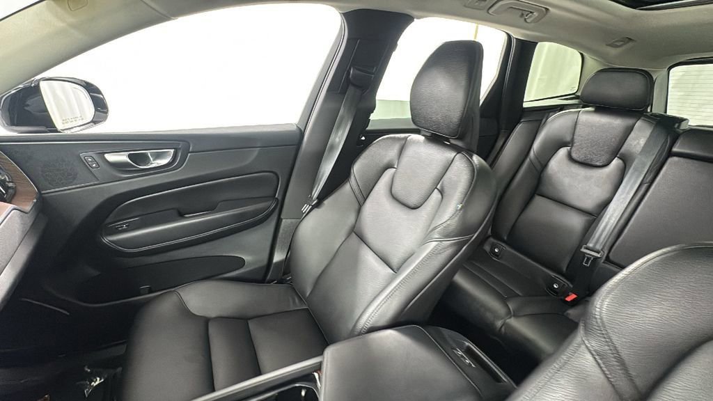 Used 2023 Volvo XC60 B5 Plus w/ Climate Package image 13